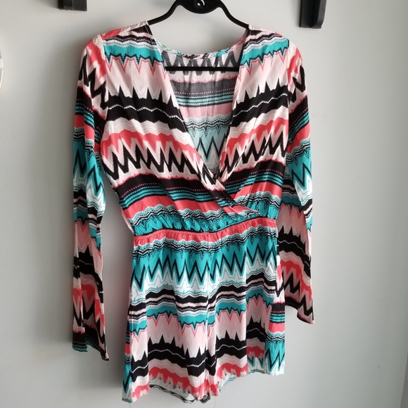 👗COLORFUL PATTERN LONG SLEEVE SHORT JUMPSUIT